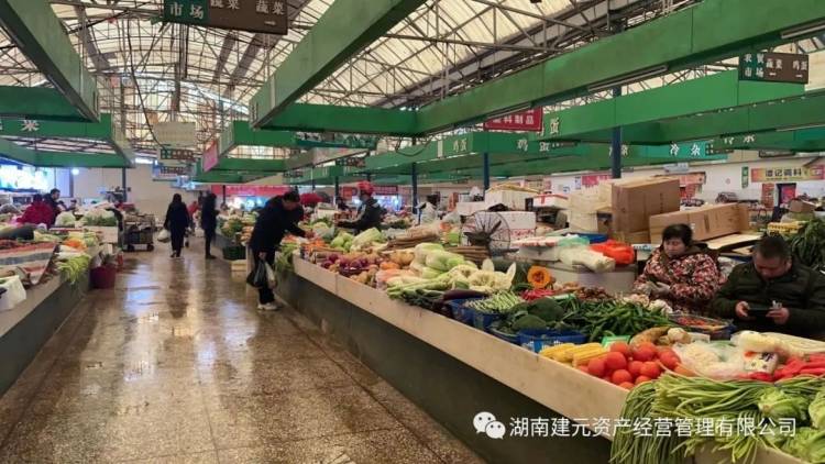 「 文明创建 」花板桥集贸市场整治见效