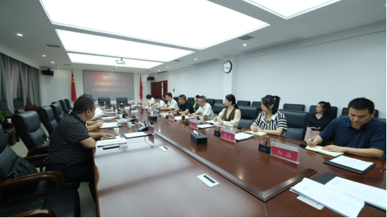 华容县县长周鹏一行来岳农集团调研考察