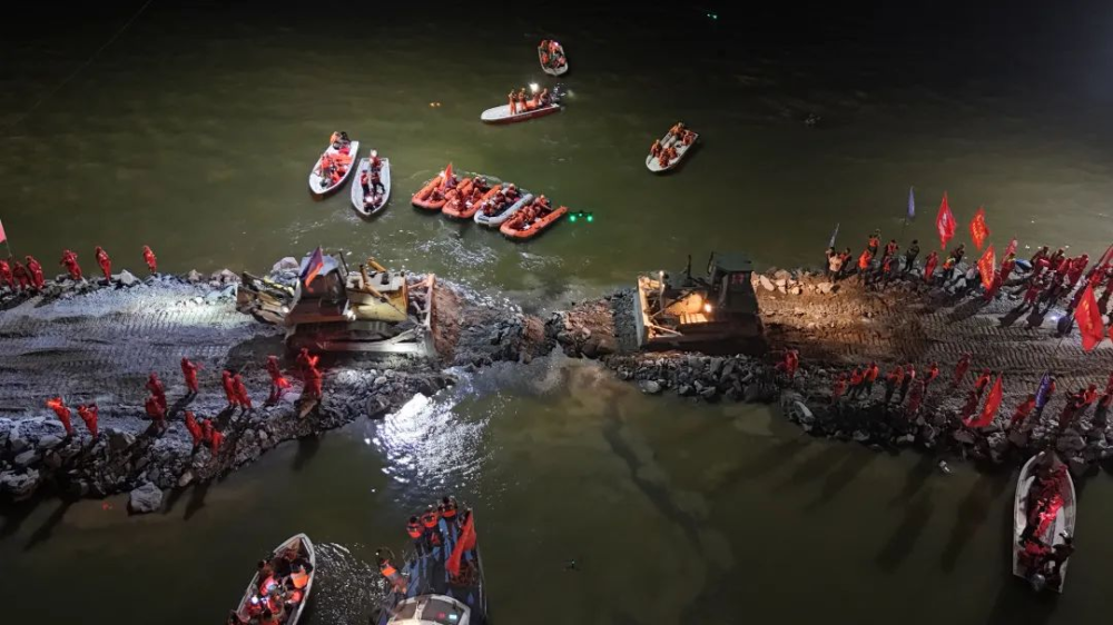 块石40000余吨，食材8000余斤，岳农助力团洲垸